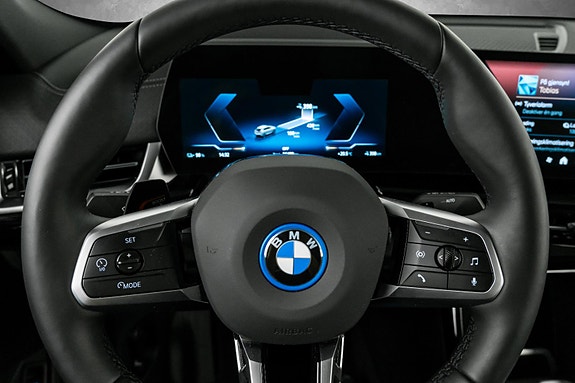 BMW iX2 18 of 30