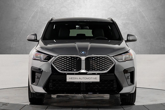 BMW iX2 4 of 30