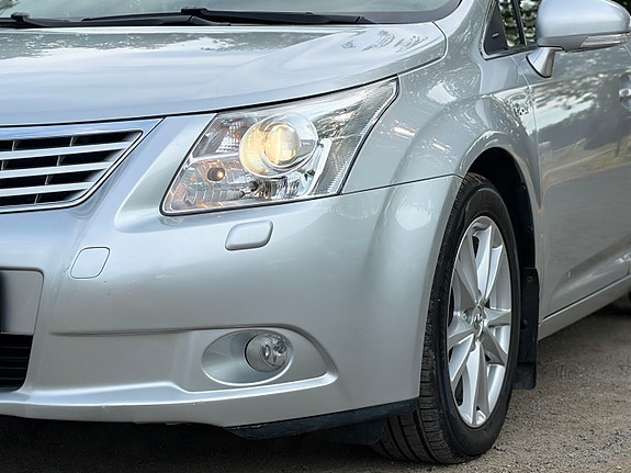 Toyota Avensis 14 of 30