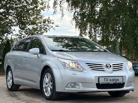 Toyota Avensis 4 of 30