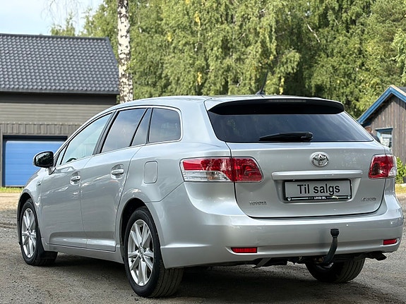 Toyota Avensis 11 of 30