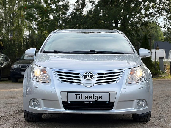 Toyota Avensis 3 of 30