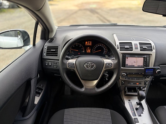 Toyota Avensis 19 of 30