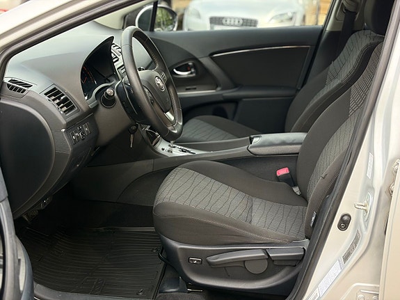 Toyota Avensis 20 of 30