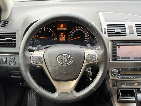 Toyota Avensis 17 of 30
