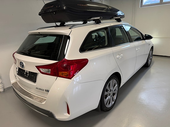 Toyota Auris 4 of 30