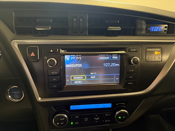 Toyota Auris 23 of 30