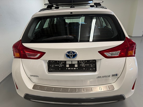 Toyota Auris 5 of 30