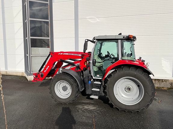 Massey Ferguson 5s 125 Dyna 4