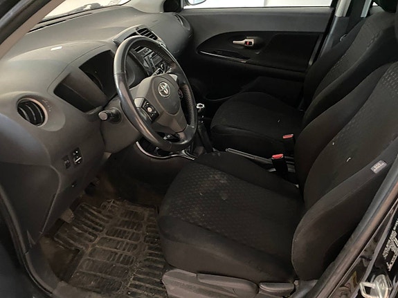 Toyota Urban Cruiser 14 of 28