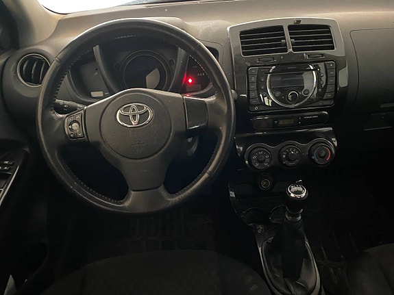 Toyota Urban Cruiser 13 of 28