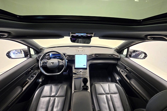 NIO ES8 22 of 30