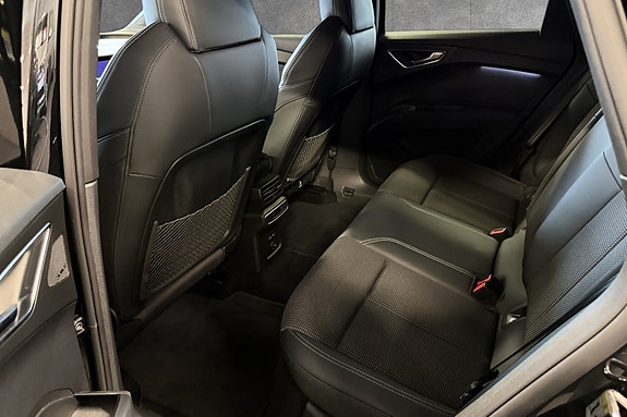 Audi Q4 e-tron 6 of 18