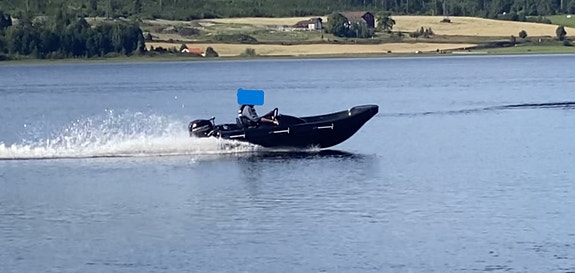 River 350 XR med Mercury 10HK 2 of 9