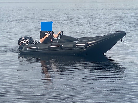 River 350 XR med Mercury 10HK 6 of 9