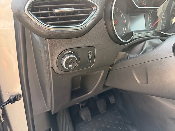 Opel Crossland X 21 of 30