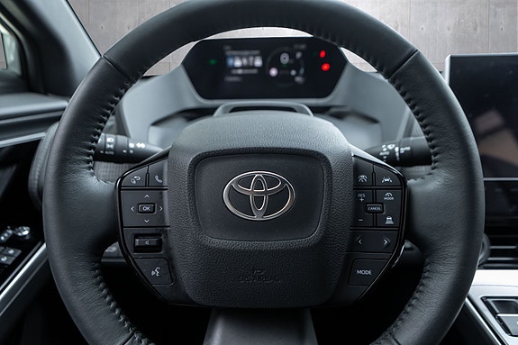 Toyota bZ4X 11 of 30