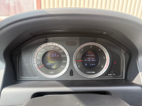 Volvo XC60 9 of 29