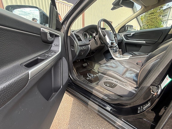 Volvo XC60 20 of 29