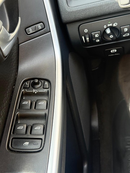 Volvo XC60 13 of 29