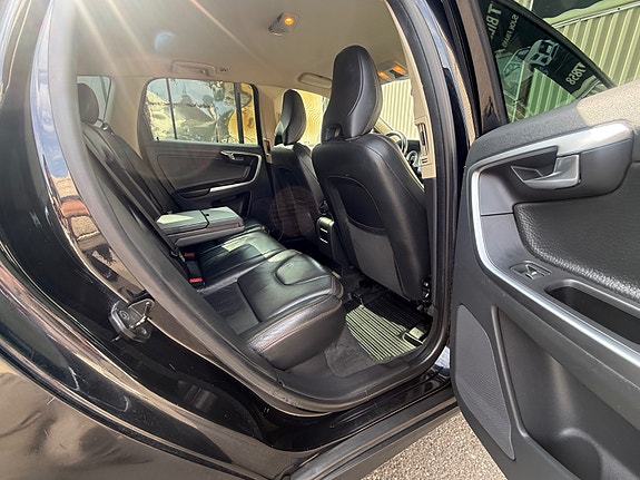 Volvo XC60 26 of 29