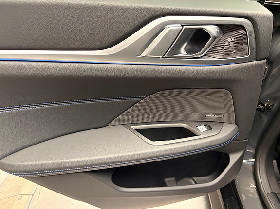 BMW i4 28 of 30