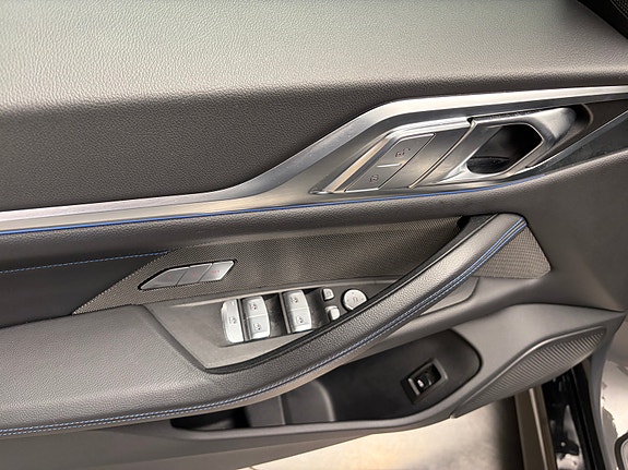 BMW i4 12 of 30