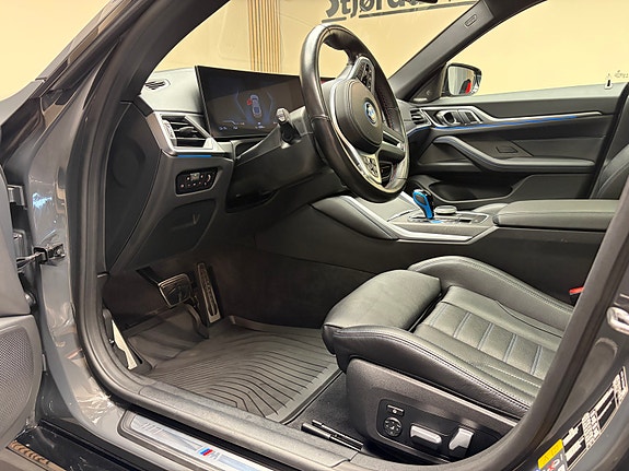 BMW i4 14 of 30