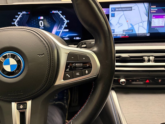 BMW i4 23 of 30