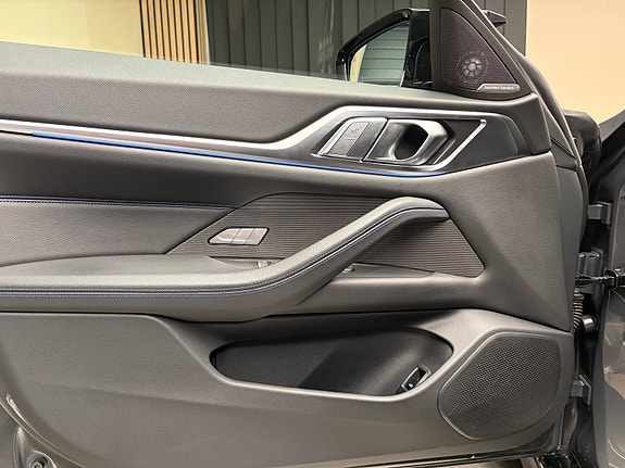 BMW i4 11 of 30