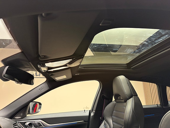 BMW i4 18 of 30