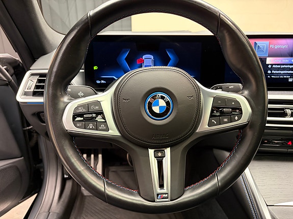 BMW i4 21 of 30