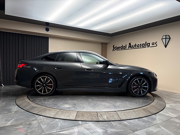 BMW i4 7 of 30