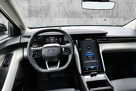 Ford Explorer 14 of 27
