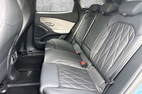 Ford Explorer 12 of 27