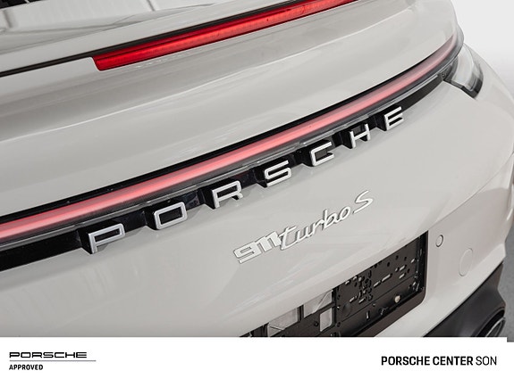 Porsche 911 16 of 30