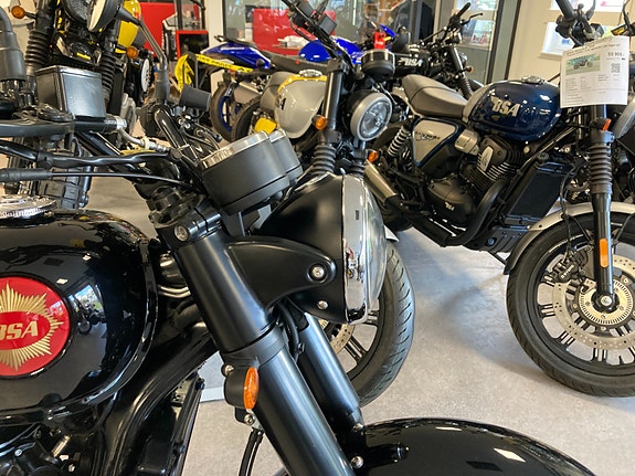 BSA Gold Star 650 SHADOW BLACK - Ny farge 2026 9 of 30