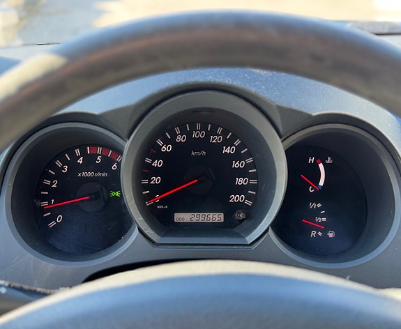 Toyota HiLux 23 of 29