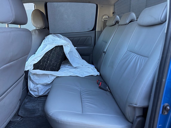 Toyota HiLux 19 of 29