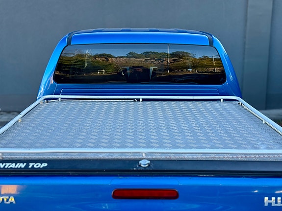 Toyota HiLux 10 of 29