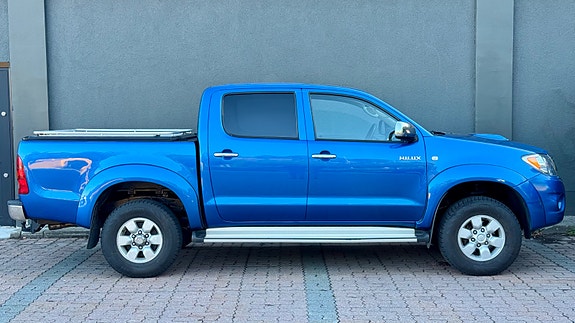 Toyota HiLux 4 of 29