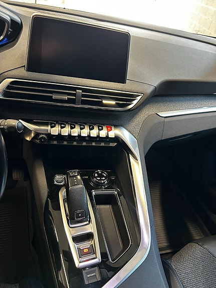 Peugeot 5008 12 of 17