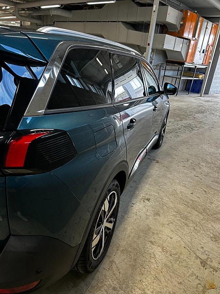 Peugeot 5008 5 of 17
