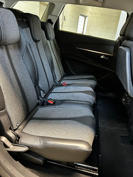 Peugeot 5008 9 of 17