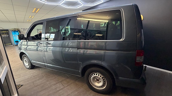 Volkswagen Caravelle 8 of 30