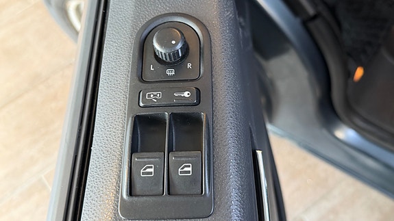 Volkswagen Caravelle 29 of 30
