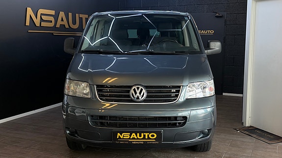Volkswagen Caravelle 2 of 30