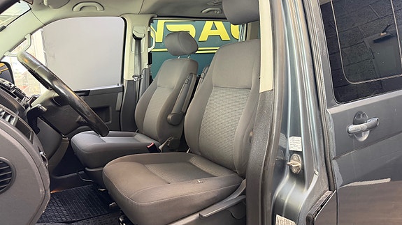 Volkswagen Caravelle 14 of 30