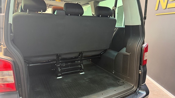 Volkswagen Caravelle 21 of 30