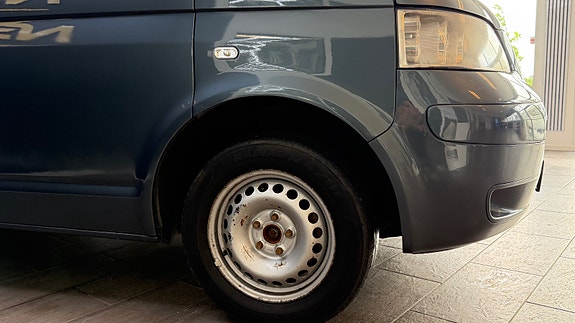 Volkswagen Caravelle 4 of 30